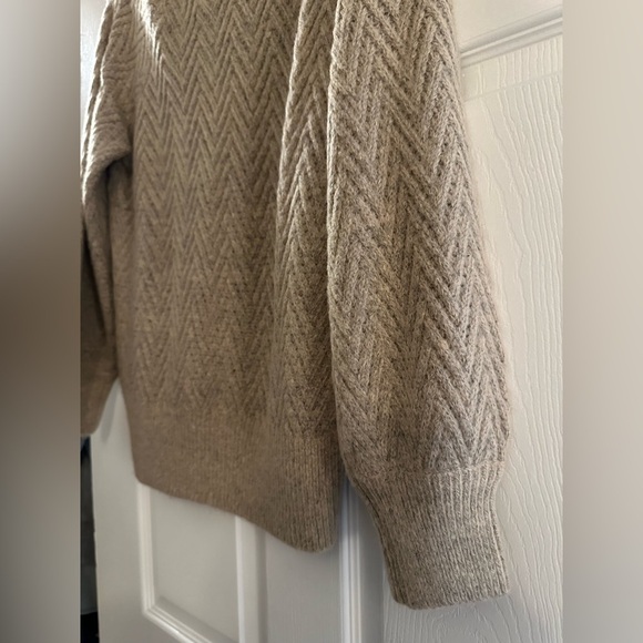 NWT Oversized Knit Turtleneck Sweater Small/Medium Almond Color - Picture 3 of 5